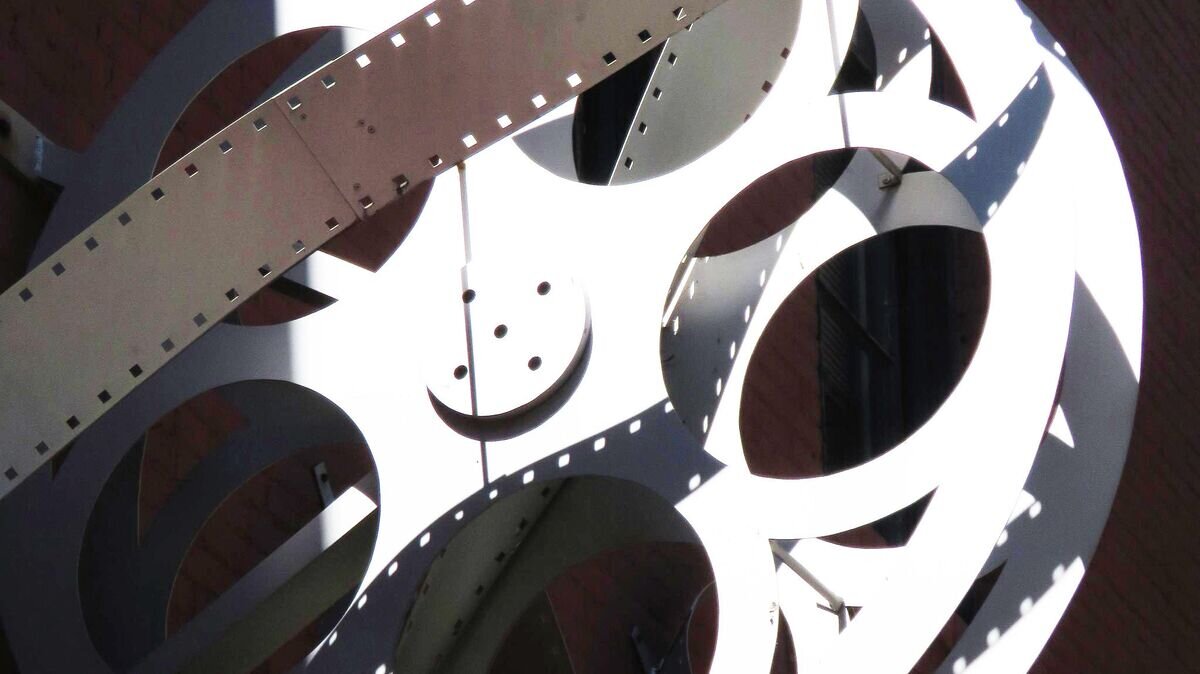    Кинолента© Unsplash / Anika Mikkelson