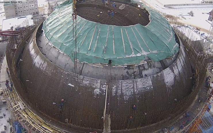 Бетонный купол над Чернобыльской АЭС. Реактор Чернобыльской АЭС купол. Железобетонный купол. Бетонный купол.