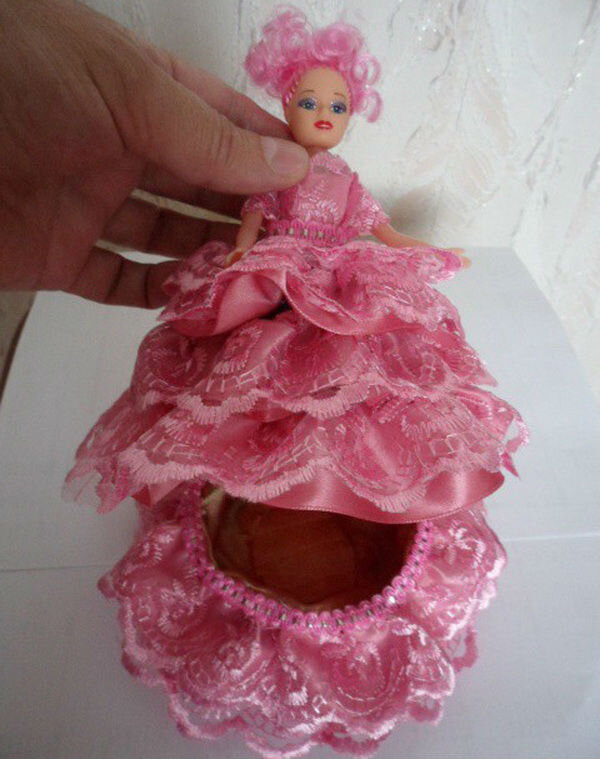 «Снегурочка». Платье из атласных лент для куклы Барби своими руками