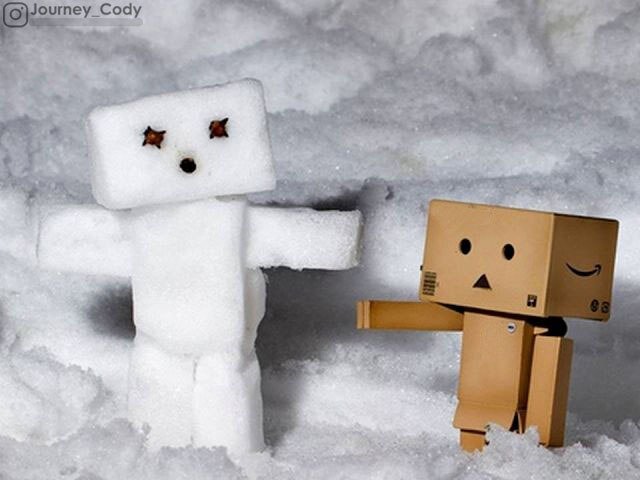 В этот раз у Малыша получился куда лучше снеговик, Коди очень рад, прекрасный вечер)