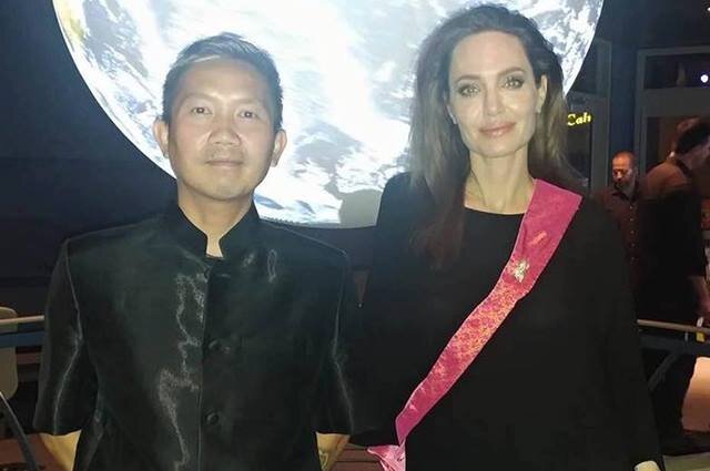 Анджелина Джоли с новым избранником - режиссёром Прачем Ли