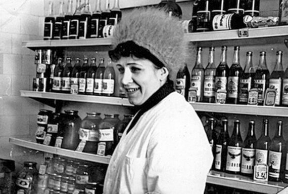 Алкогольный отдел в советском магазине