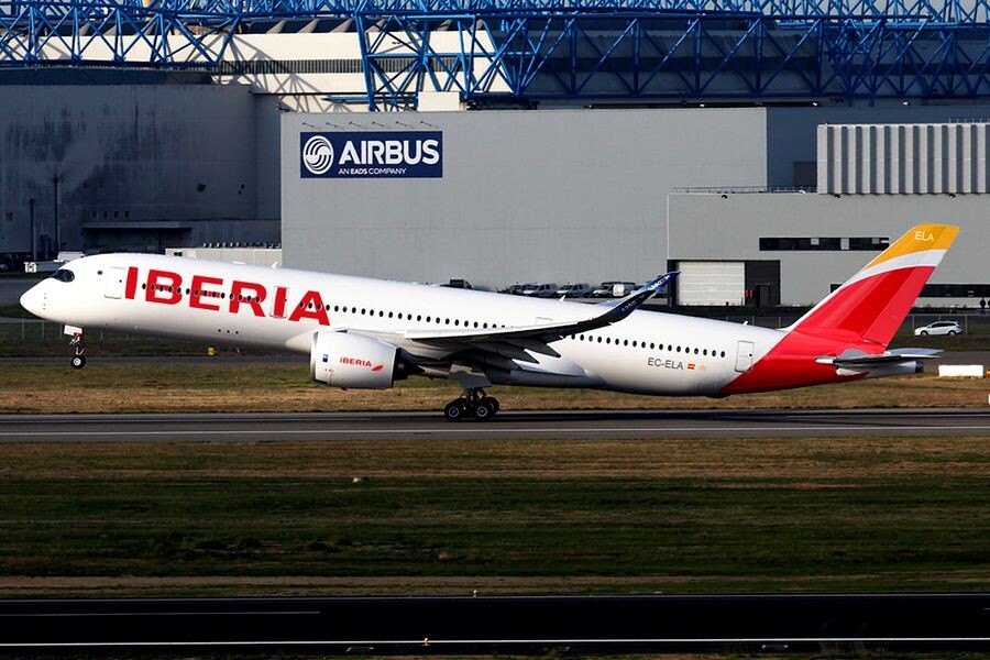 Airbus A350-900 для авиакомпании Iberia уже проходит испытания на аэродроме производителя в Тулузе
