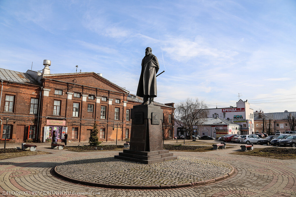 Череповец город металлургов. Череповец вологодская область. Площадь криули череповец. Дворец металлургов череповец. Череповец центр города.