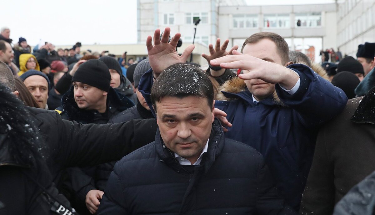 Губернатор Московской области А.Воробёв на стихийном митинге 21 марта, Волоколамск