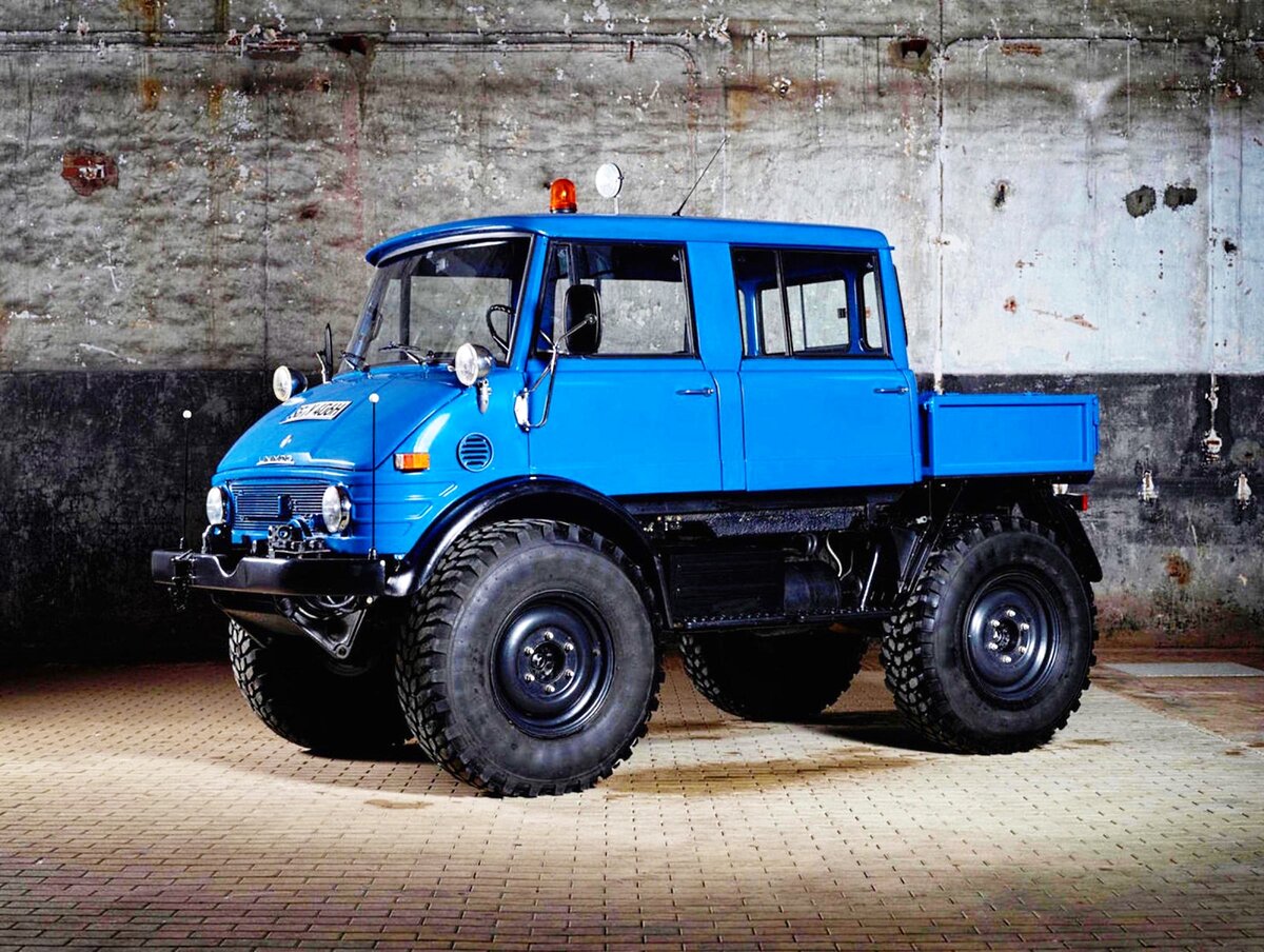 Mercedes-Benz Unimog 406