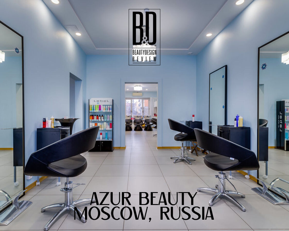 Парикмахерские черные кресла CARUSO в интерьере салона красоты AZUR BEAUTY в Москве, Россия.
