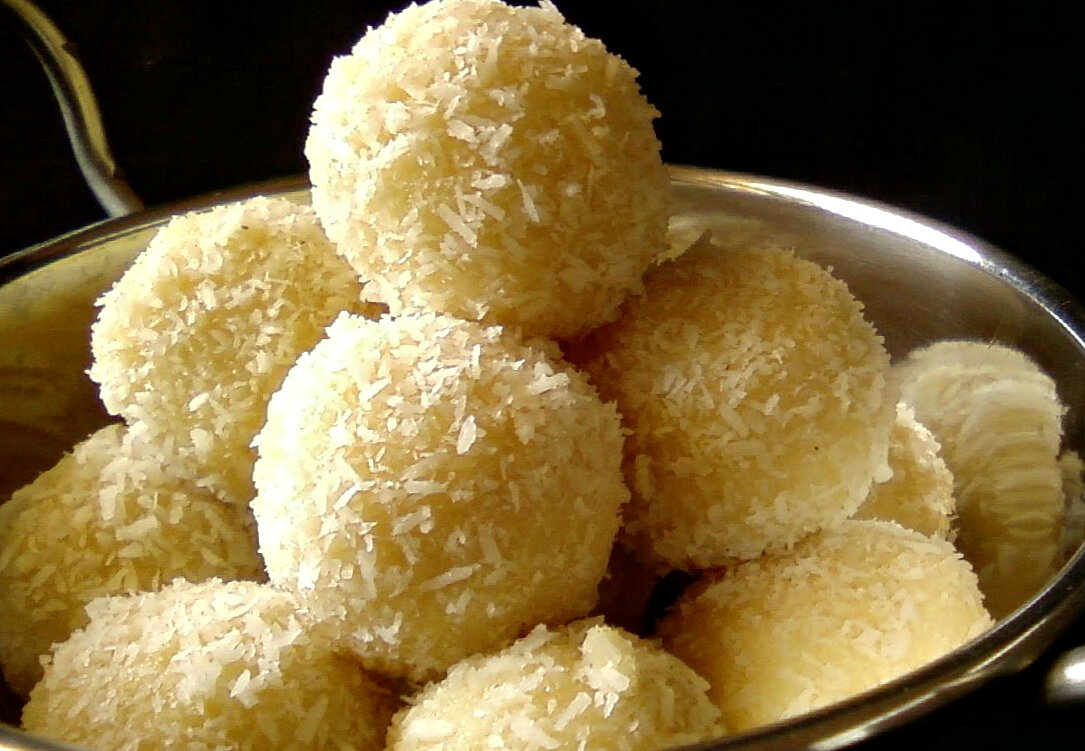 Рафаэлло из кукурузных палочек и сгущенки