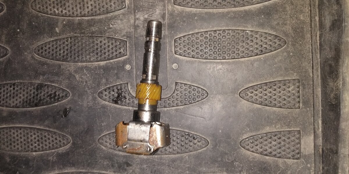 Тот самый центробежный регулятор давления, который я извлек из своей АКПП