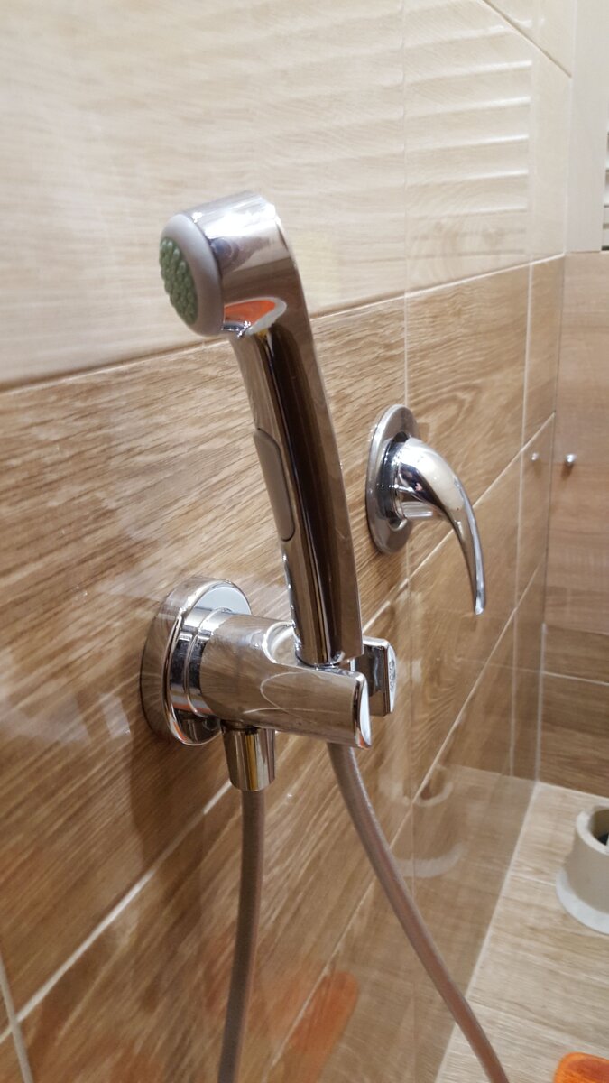 Почему не стоит использовать гигиенический душ без обратных клапанов .