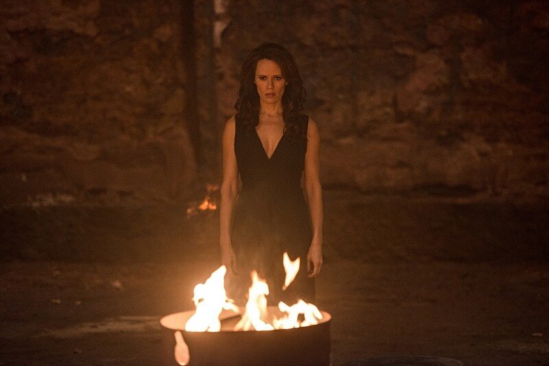 gr.ign.com Emily Swallow as Amara on Supernatural.
Эмили Суоллоу