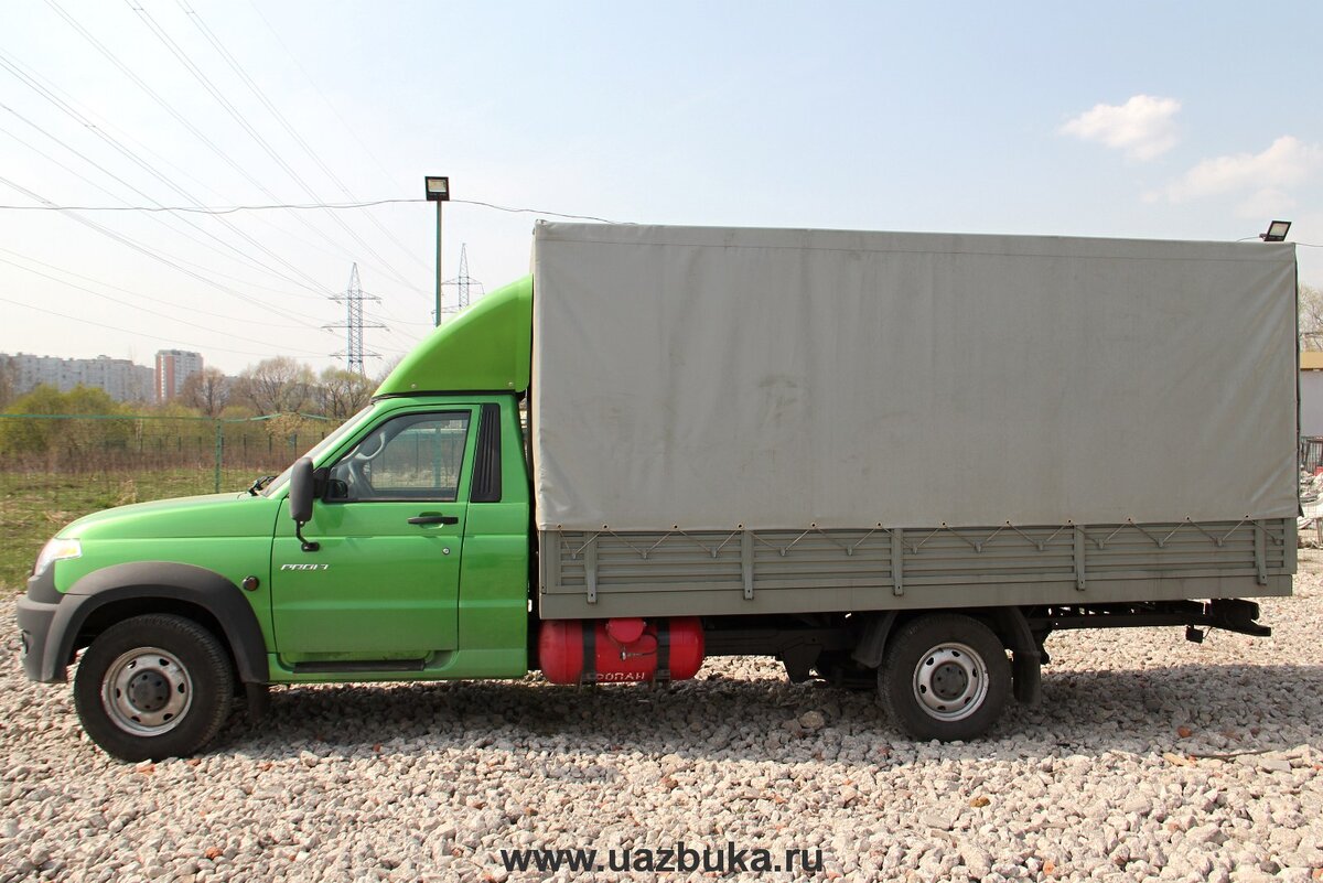 Удлиненная версия УАЗ ПРОФИ с длиной кузова в 4,2 метра.