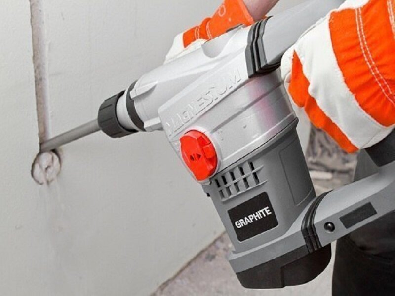 Штробление стен под проводку. Фотография с сервиса Яндекс картинки. 