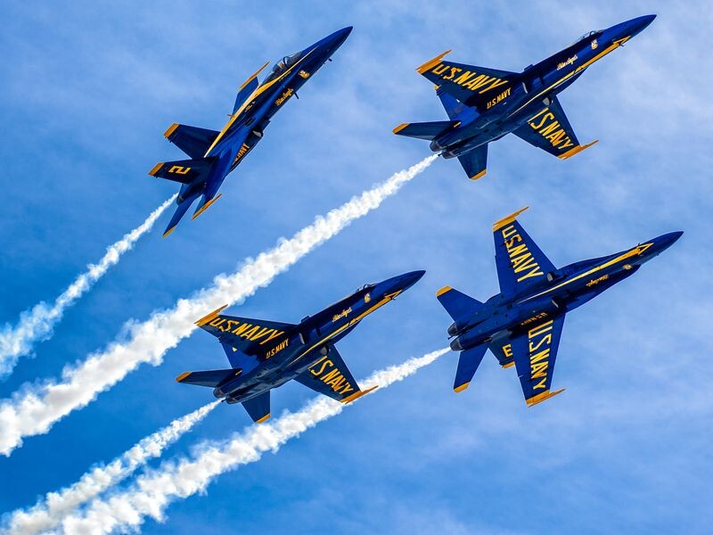 Авиационная группа высшего пилотажа ВМС США "Blue Angels"