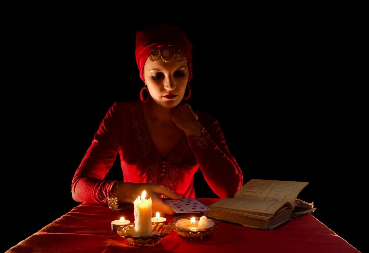 Приворот-это зло, насилие, за которое строго наказывают. И наказывает человек в первую очередь себя.