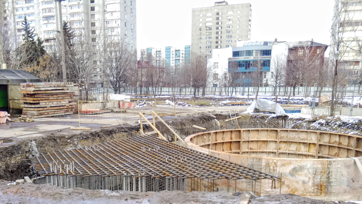 Первые коммуникационные сооружения станции "Шереметьевская"