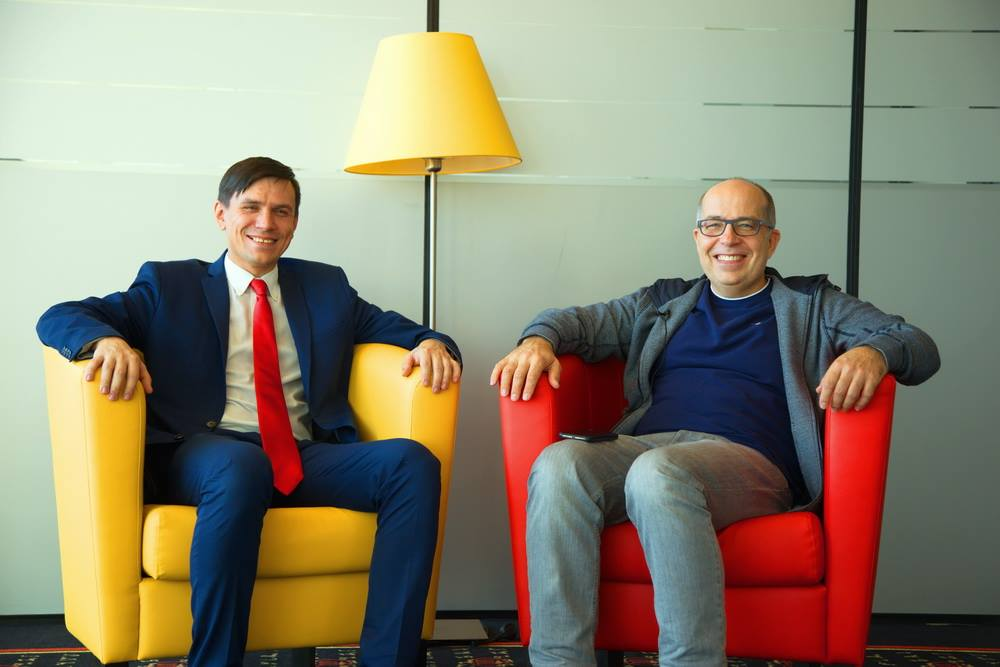 Максим Яценко (слева)