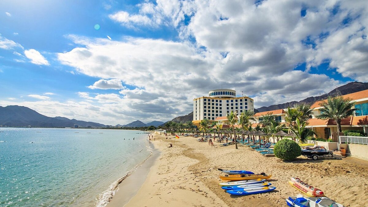 Хаур эль факкан. Хор-факкан оаэ. Хор-факкан оаэ. Хор-факкан оаэ. Хор факкан порт.