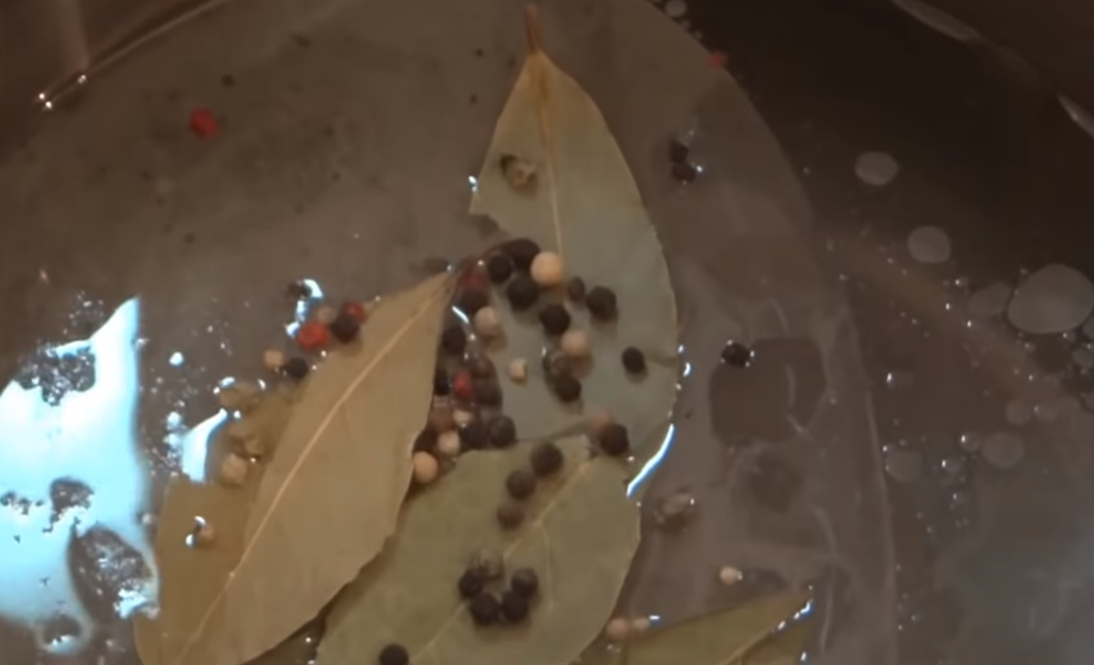 Всё тщательно перемешиваем.