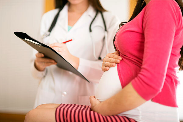 Могут ли быть месячные во время беременности после ЭКО?