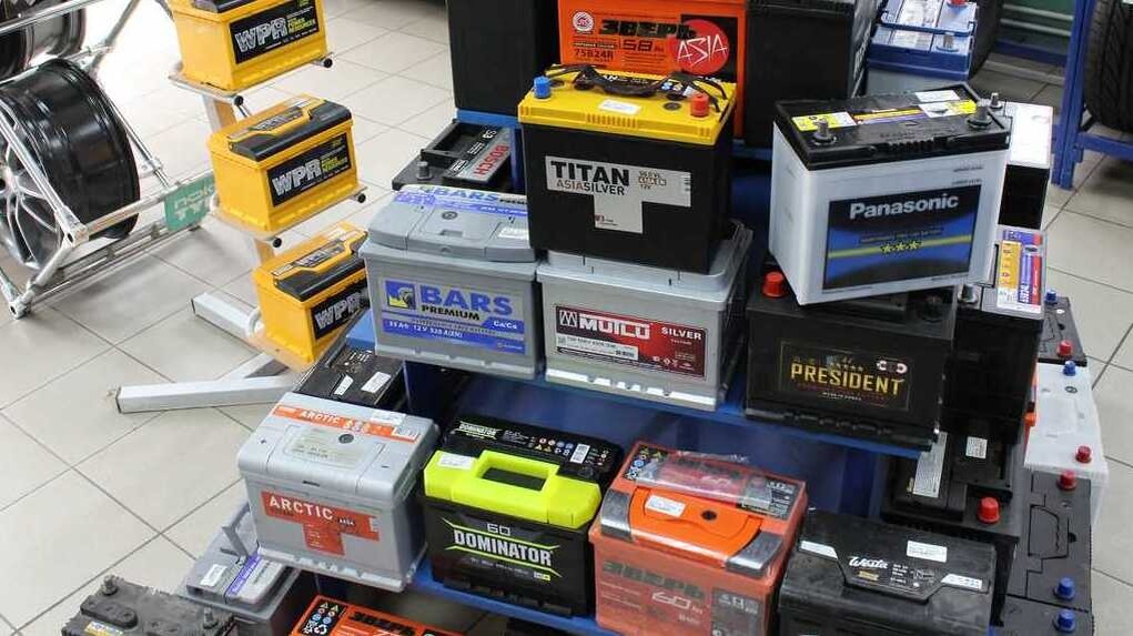 Аккумуляторы б/у. Аккумулятор автомобильный фирмы. Скупка аккумуляторов. Скупка акб. Приём акб на мкаде.