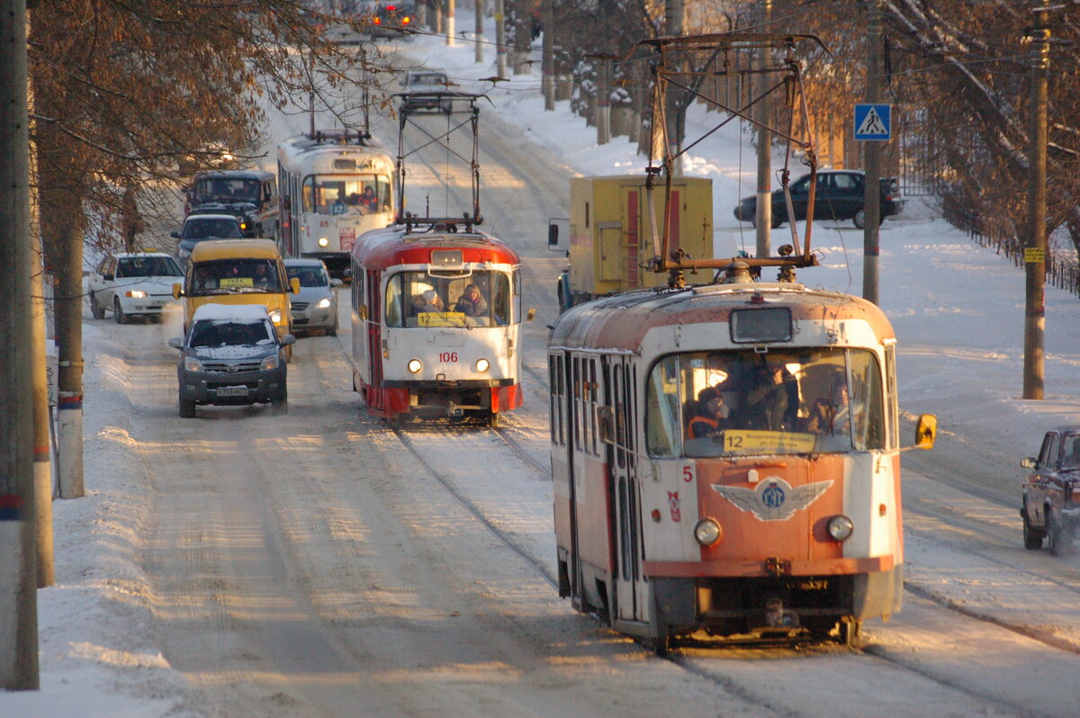 Движение трамваев тула. Трамвай Тула. Транспорт зимой. Тула трамвай зима. Ретро трамвай Тула.