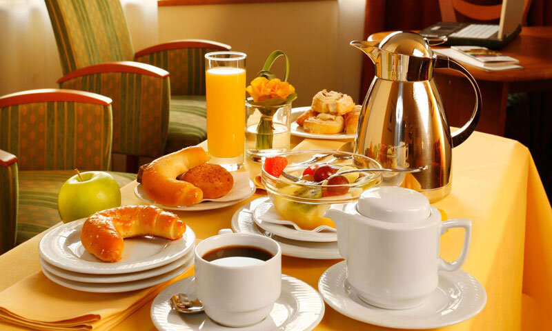 завтрак в отеле (фото из интернета)