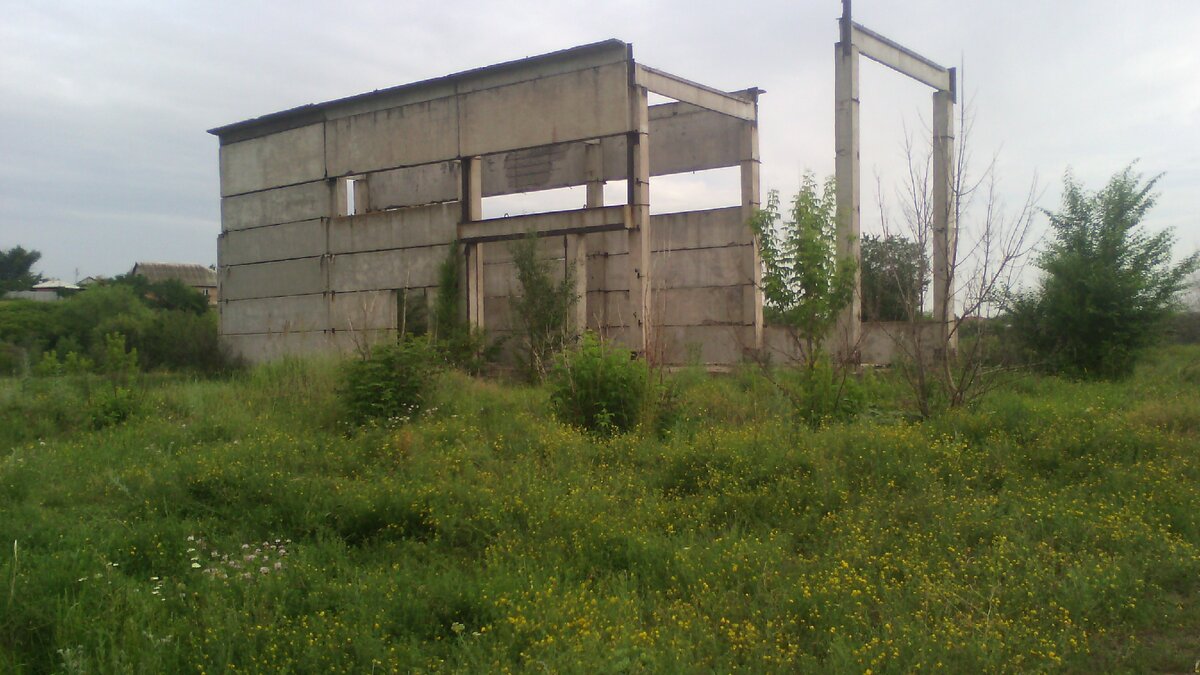 Это конечно не тот дом, да и не дом это вовсе, но картинка один в один.