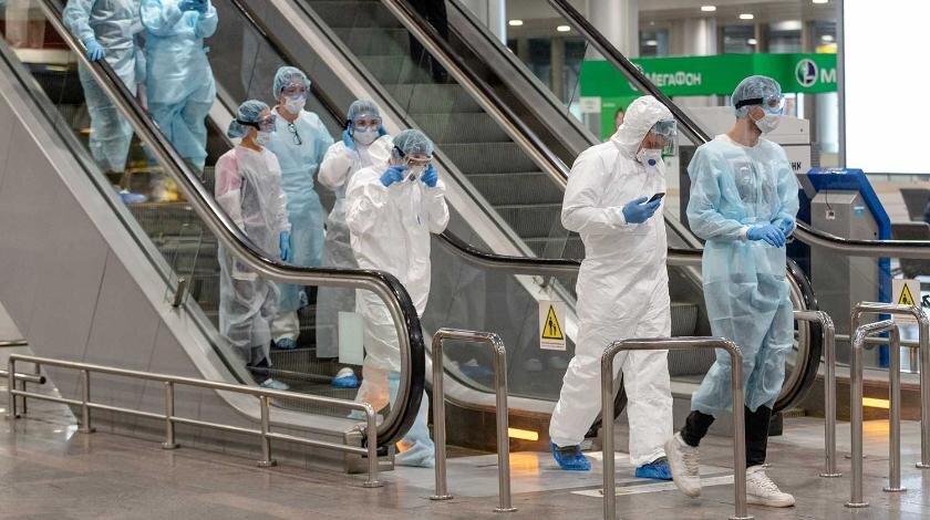 В России +196 новых случаев заражения COVID-19

За последние сутки в России зарегестрировалось ещё 196 случаев коронавируса в 16 регионах. В Москве зафиксирован один летальный исход. По России полностью выздоровели 7 человек за всё время.

🔻Москва - 157 случаев
🔻Республика Крым -12 случаев
🔻Московская обл - 8 случаев
🔻Волгоградская обл - 3 случая
🔻Чеченская, Удмуртская, Мордовская Республики и Самарская обл - по 2 случая
🔻Кировская, Ростовская, Ярославская,Тульская, Орловская,Ивановская области и Республики Татарстан и Дагестан - по 1 случаю

На сегодняшний день всего зафиксировано 1036 случаев коронавируса по России в 58 регионах. Летальных случая - 3. Выздоровело 45 человек.
