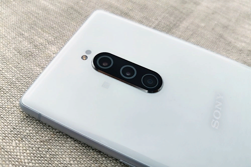 Флагман Sony не оставил шансов Xiaomi и Samsung. Безрамочный 4K OLED-дисплей, Snapdragon 855 и отличные камеры2