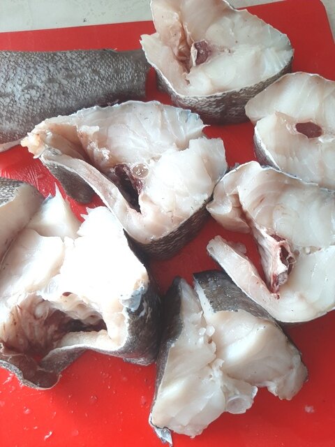 Я не лентяйка, но именно в этом рецепте люблю, чтобы треска была с косточкой