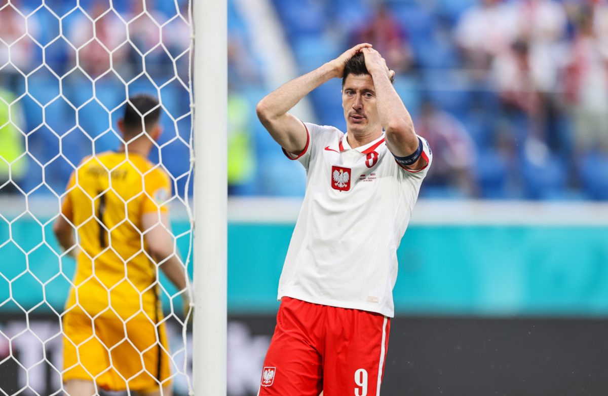 Роберт Левандовски - главная угроза для сборной России в первом стыковом матче ЧМ-2022. Фото: globallookpress