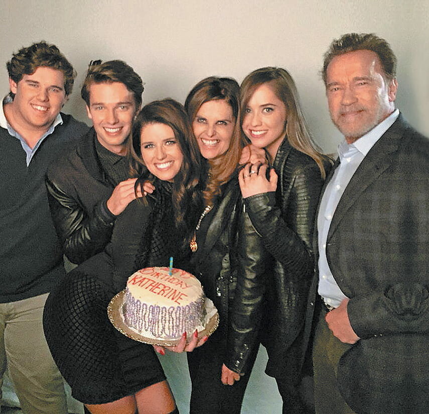 Семья Арнольда, которой он давно лишился.