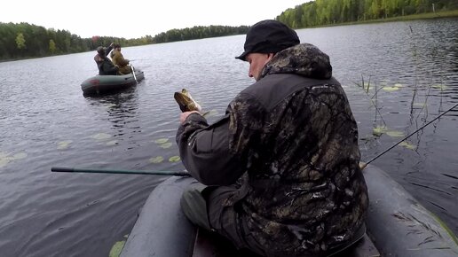 Виталик поменял воблера и это принесло удачу! На озере Чёрном щука не маленькая!