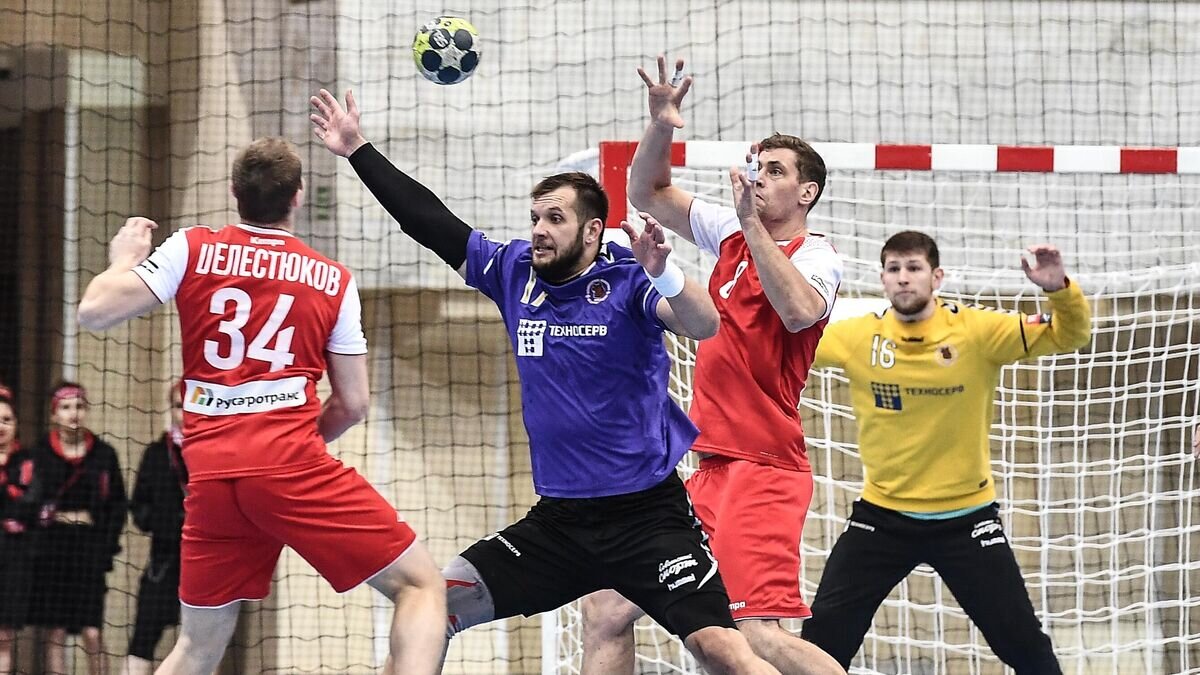    Александр Котов (в фиолетовом)© РИА Новости / Евгения Новоженина