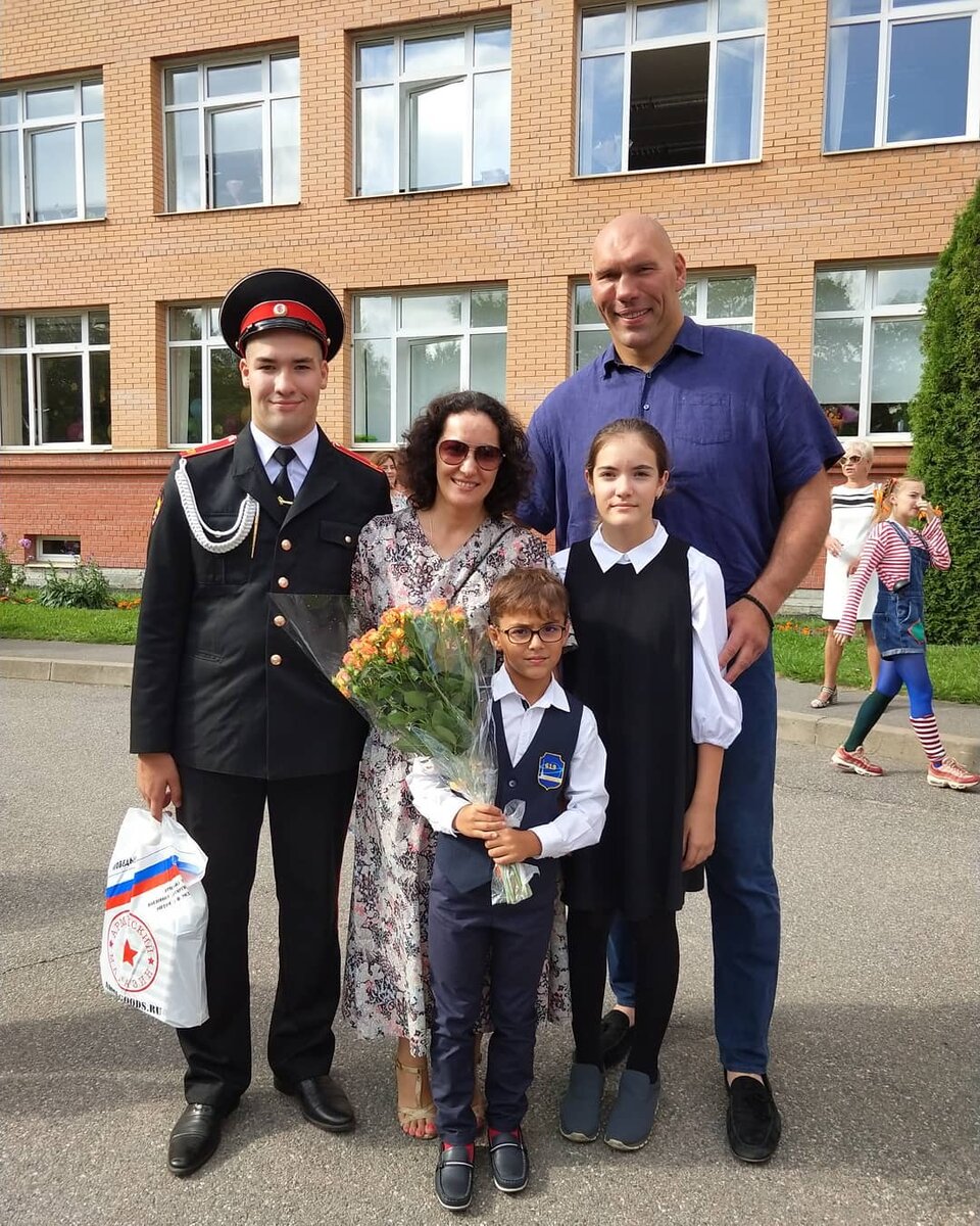 Дети валуева николая фото сейчас