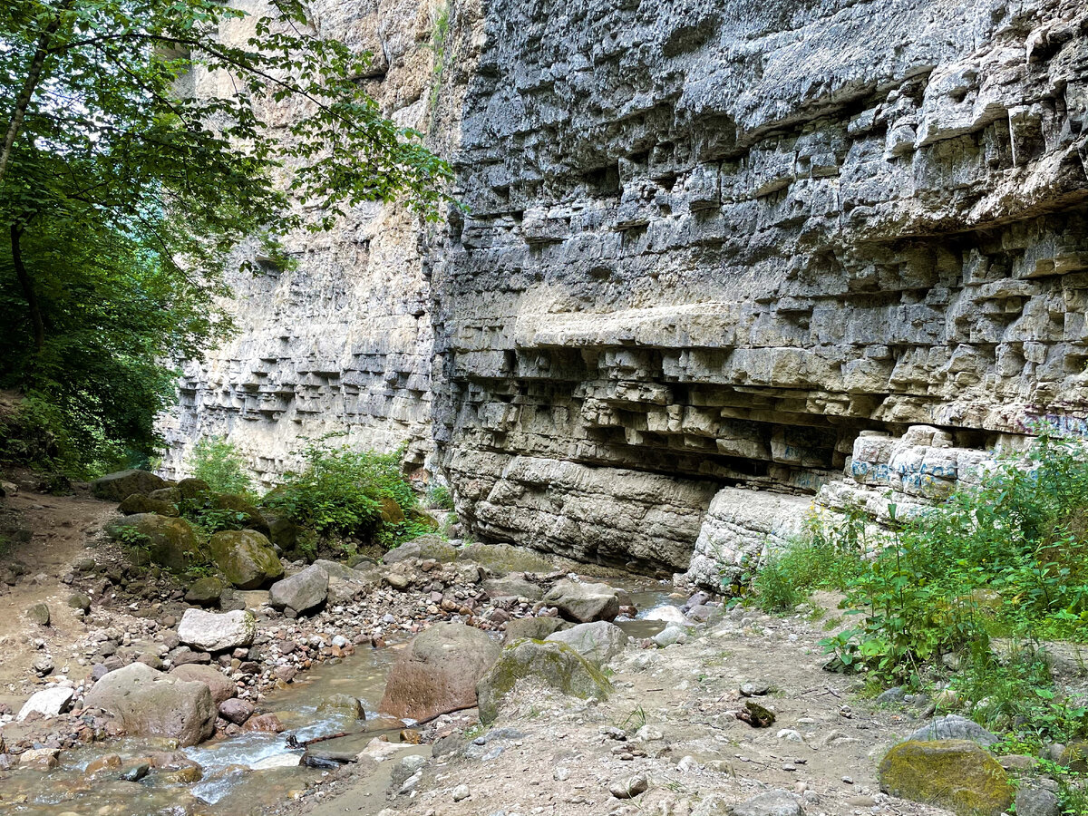 такая интересная скала по пути