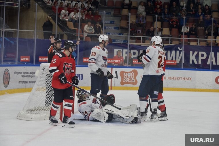    ХК «Молот» проиграл команде «Сокол» из Красноярска