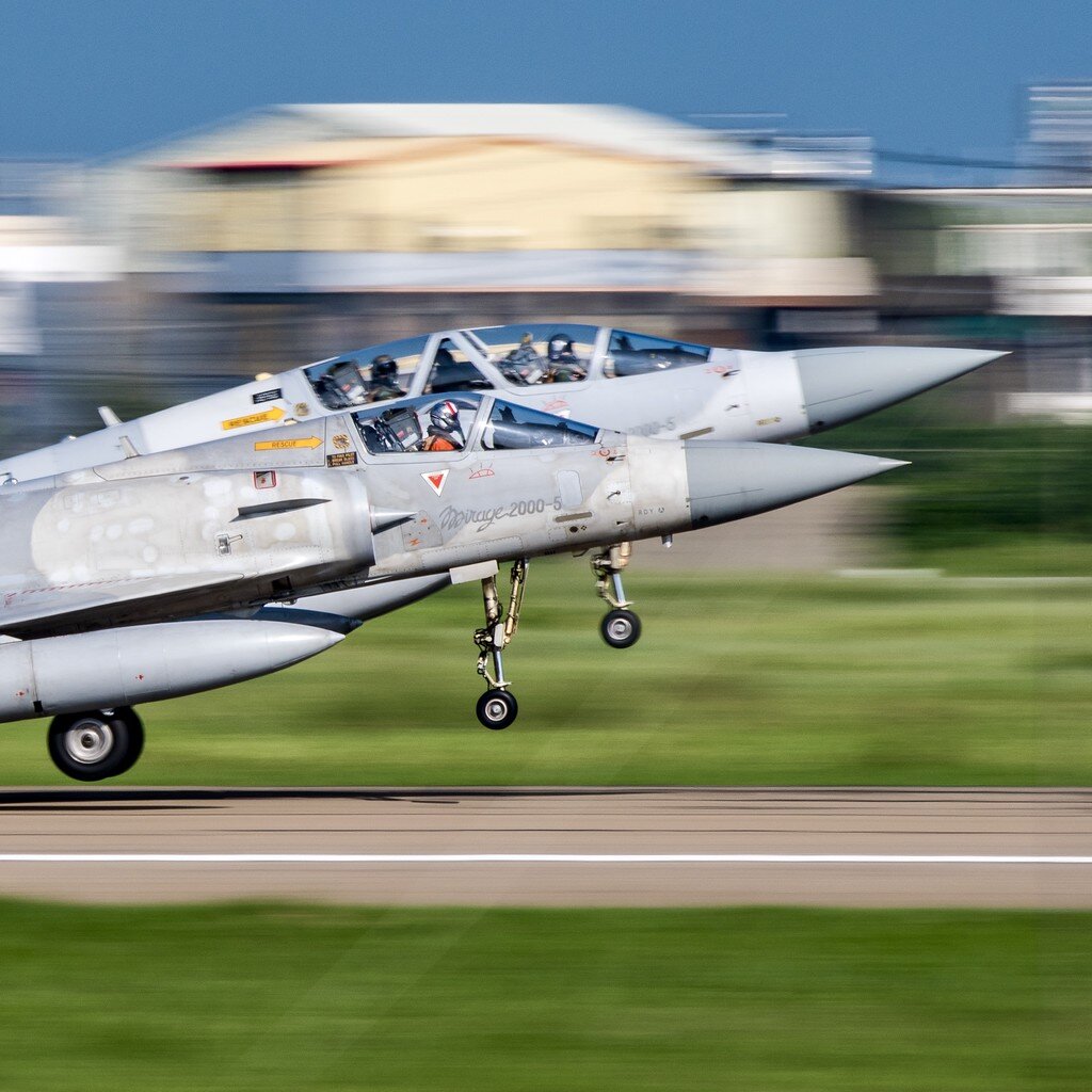 Истребители.