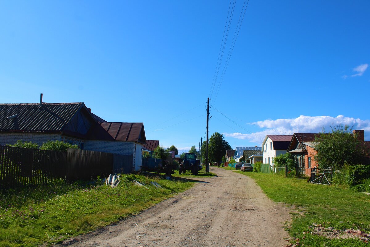 Деревня России - Питикасы, в которой растут счастливые дети с настоящим детством, жизнь проходит на улице и у пруда