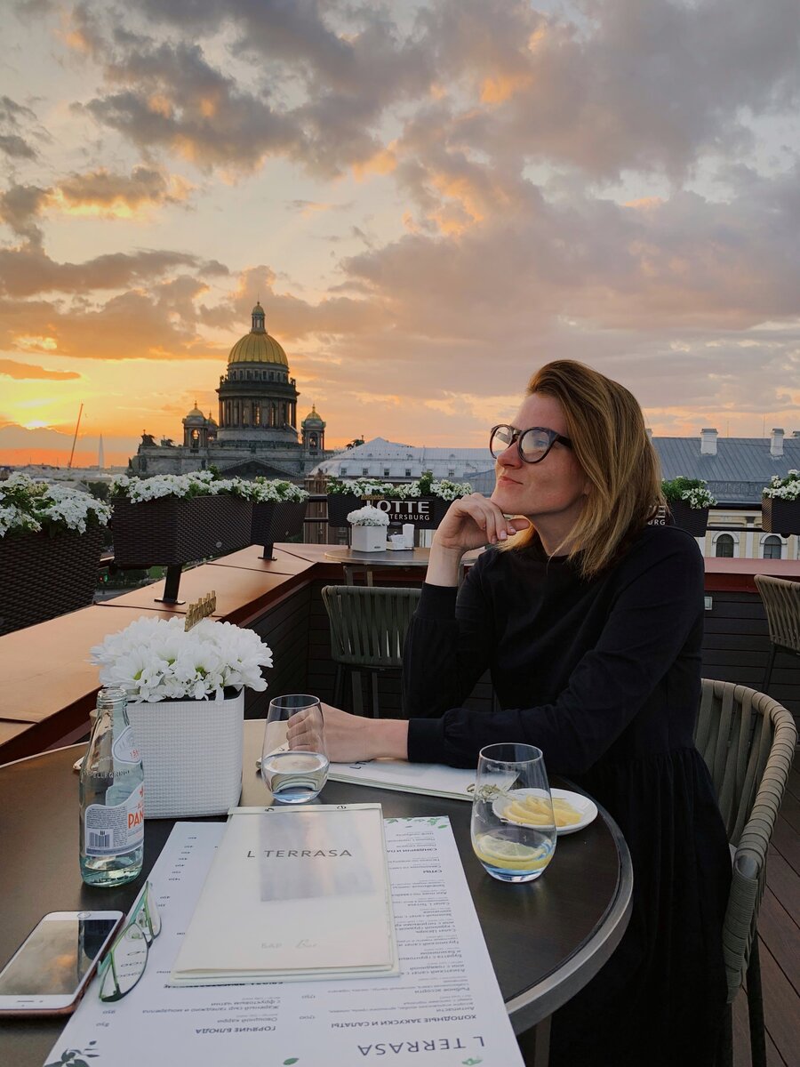 Я за столиком в L Terrasa