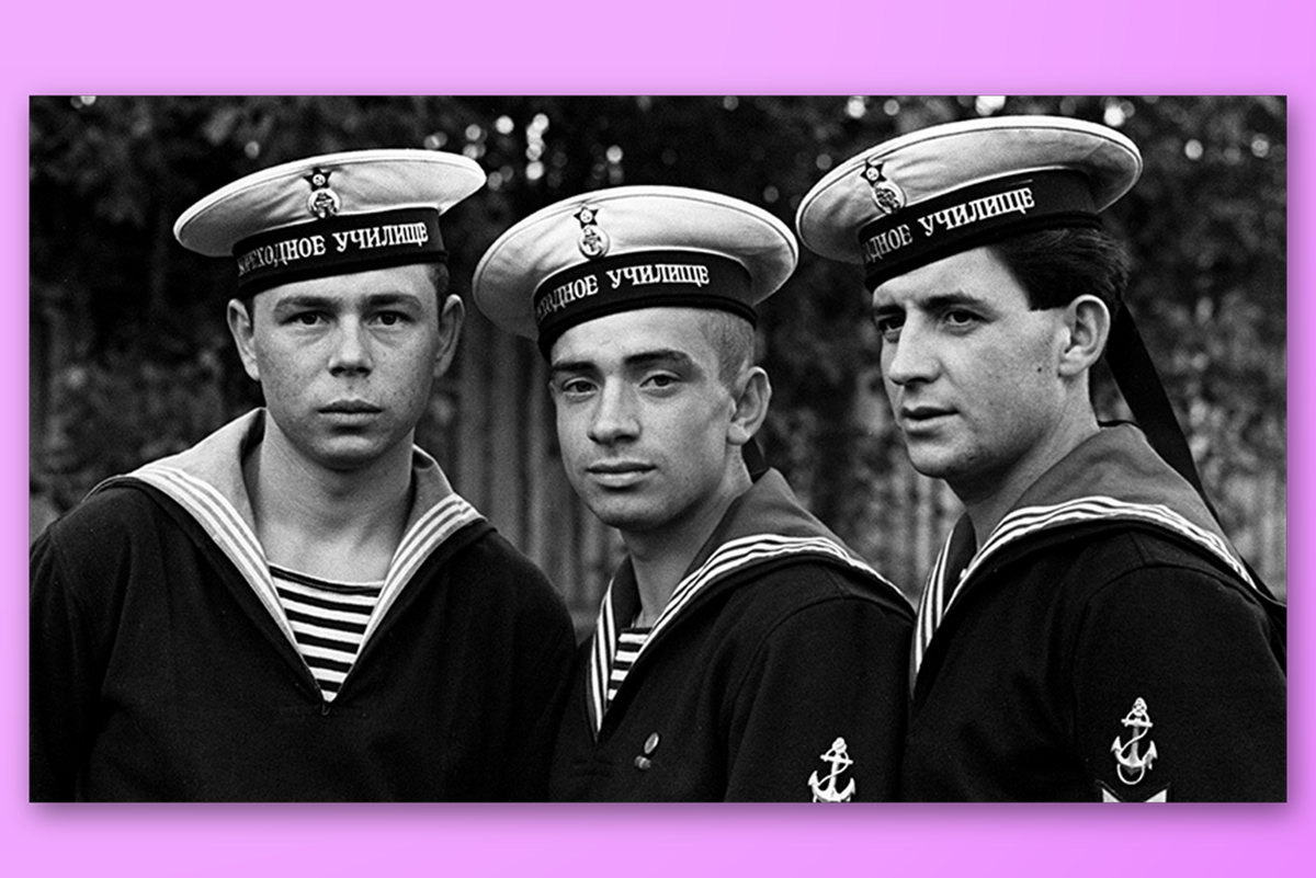 Анатолий Крючковский, Асхат Зиганшин и Филипп Поплавский (слева направо) в форме курсантов мореходного училища.Фото: В. Галактионов/ РИА Новости ria.ru, Google картинки 