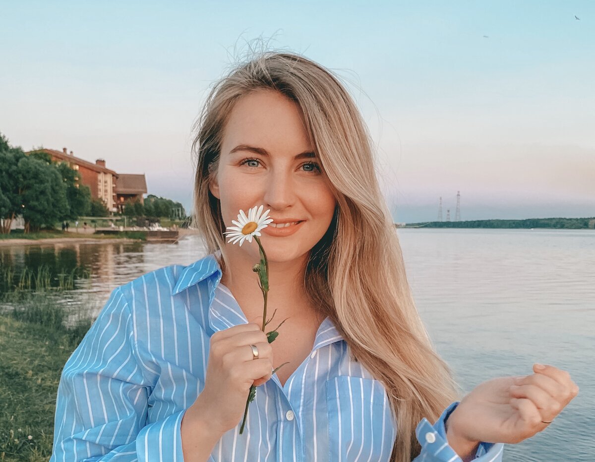 Всё та же я, только щеки побольше стали :)