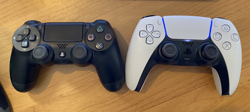 Сравнение Dualshock 4 и Dualsense 