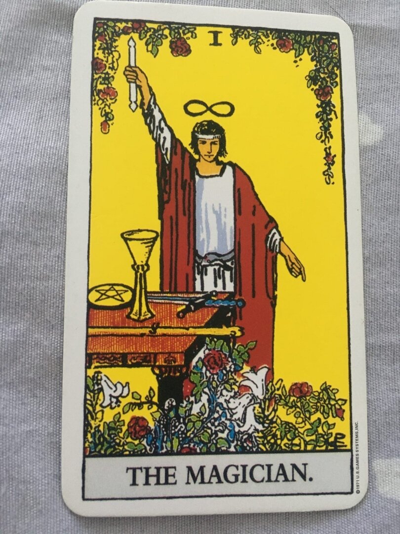 Аркан Маг в колоде Таро Уэйта