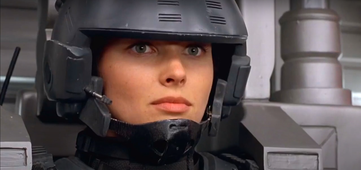 кадр из фильма "Звездный десант"