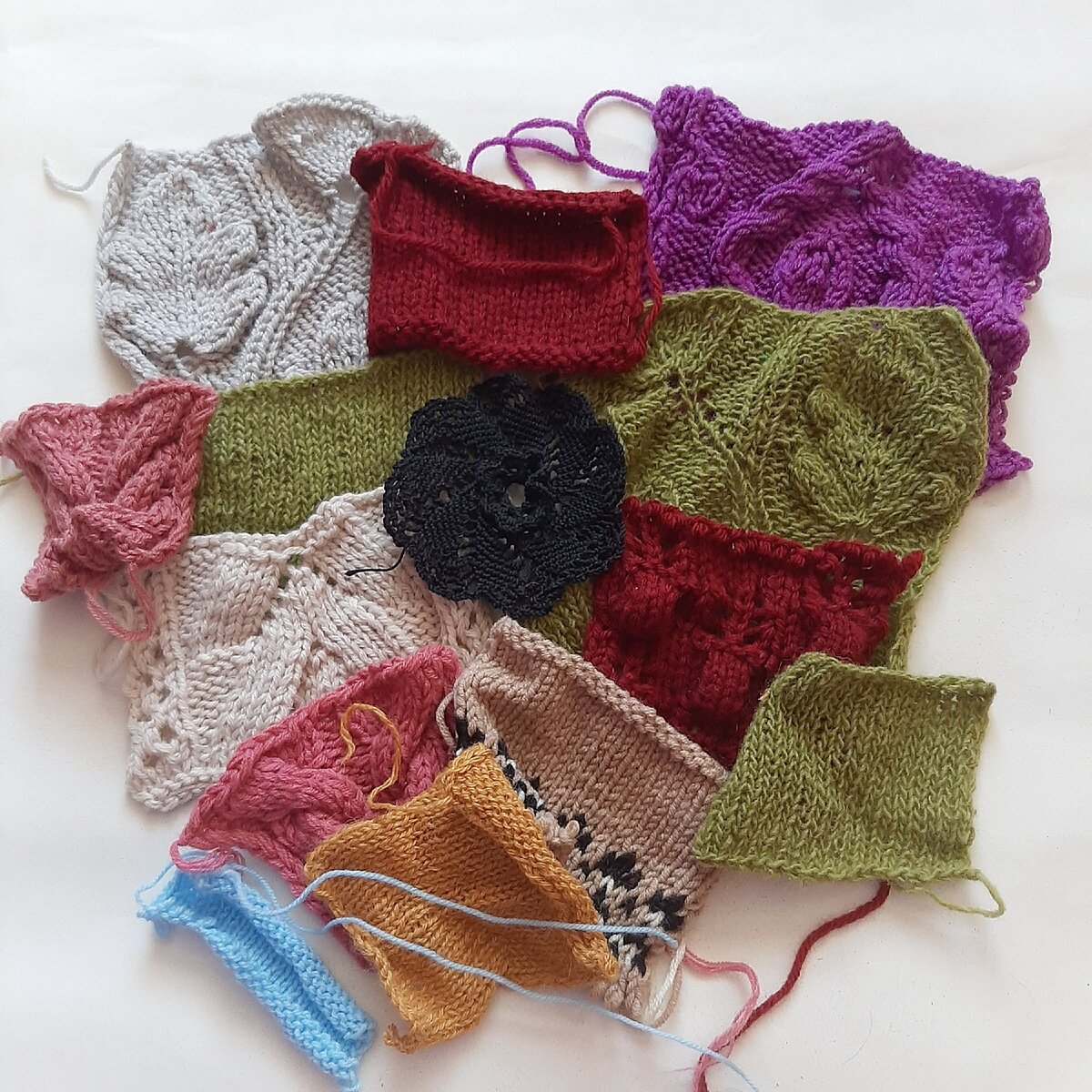 Даже, если вы много вяжете, все равно всегда вяжите образец.