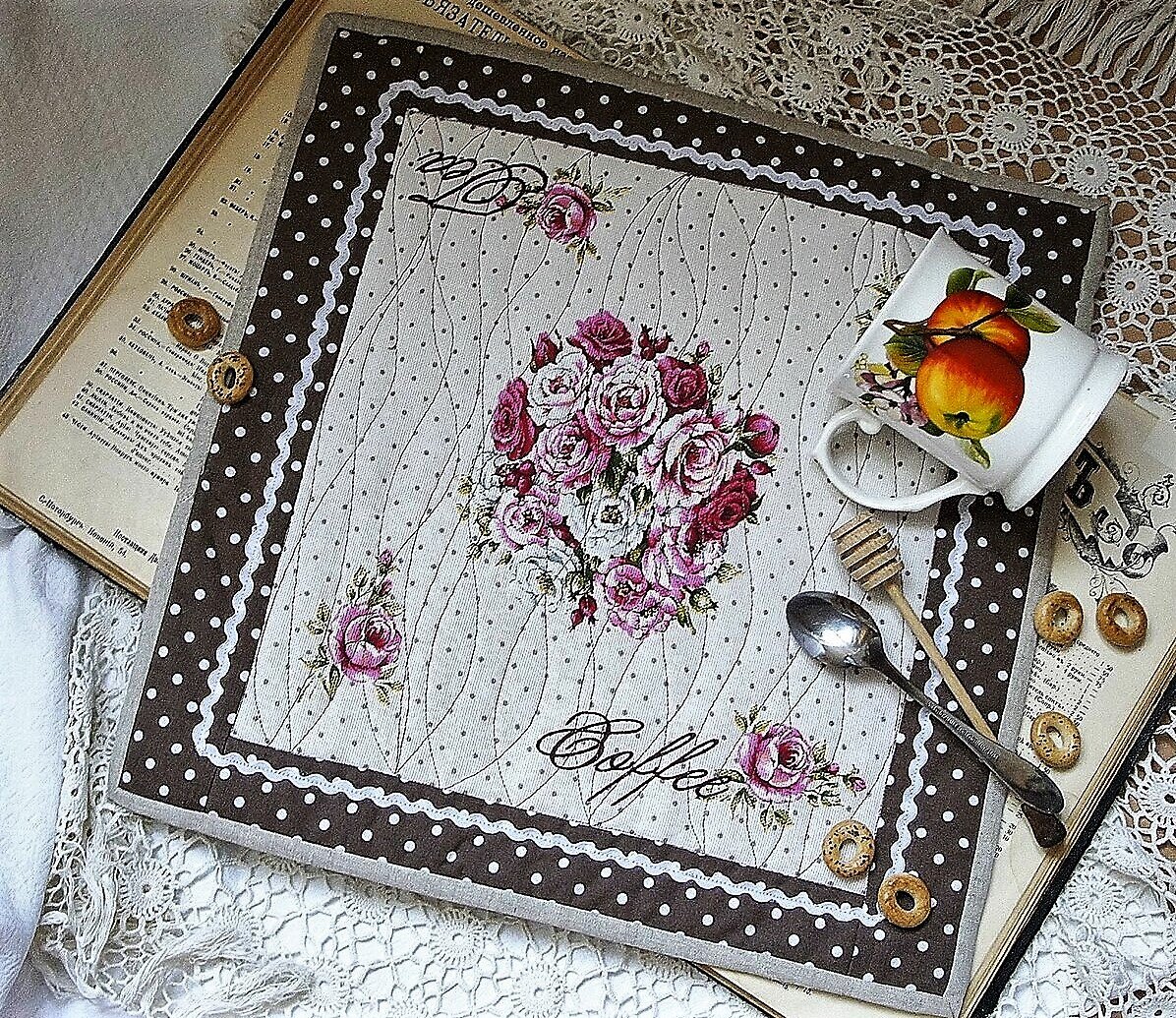 салфетка на столе