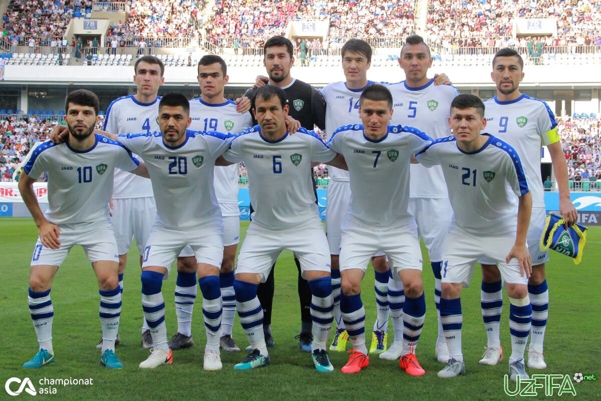 Сборная Узбекистана с Уруновым в составе