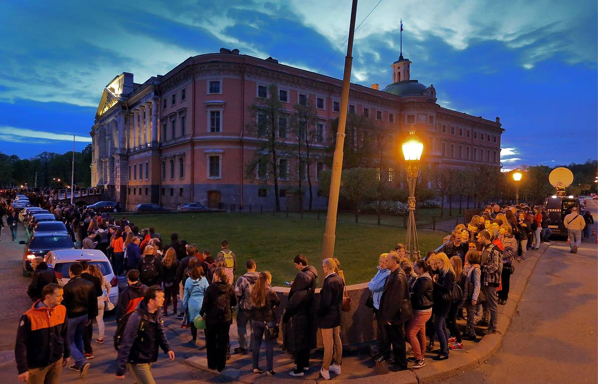 Ночь музеев в питере. Фестиваль «ночь музеев» в Санкт-Петербурге. Ночь музеев Петербург. Ночь музеев музеев в Петербурге. Ночь музеев 2021 СПБ.